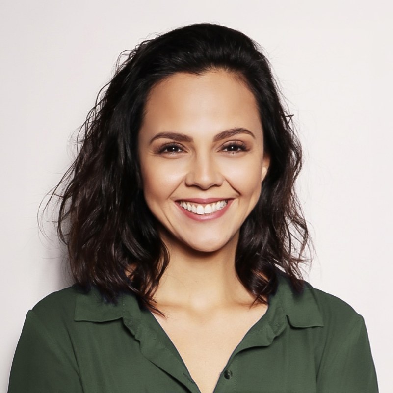 Retrato de Luana Sanches, psicanalista em Perdizes, São Paulo.
